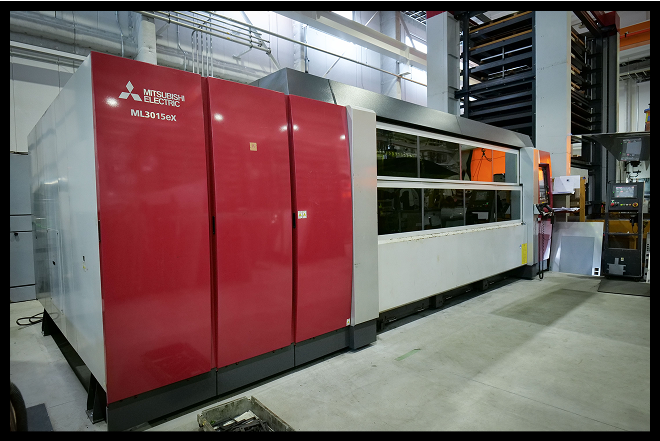 二次元レーザ加工機 ファイバレーザ ML3015ex-F 60（三菱電機）